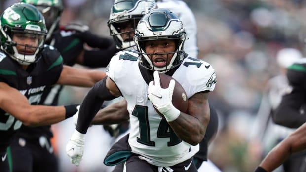 Kenny Gainwell on his way to an 18-yard TD run vs. Jets